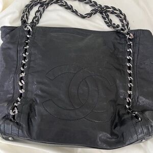 Vintage Chanel black leather oversized bag limited edition